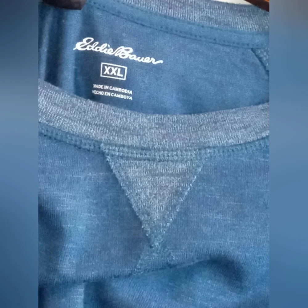 Eddie Bauer XXL Two-Tone Navy Raglan Crewneck Shirt Soft Casual V Stitch Comfy - Picture 5 of 5